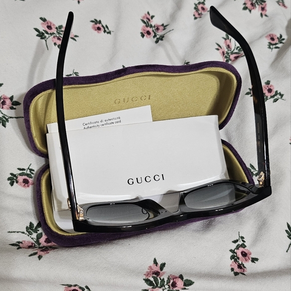 Gucci Tortoise Sunglasses - Picture 3 of 9